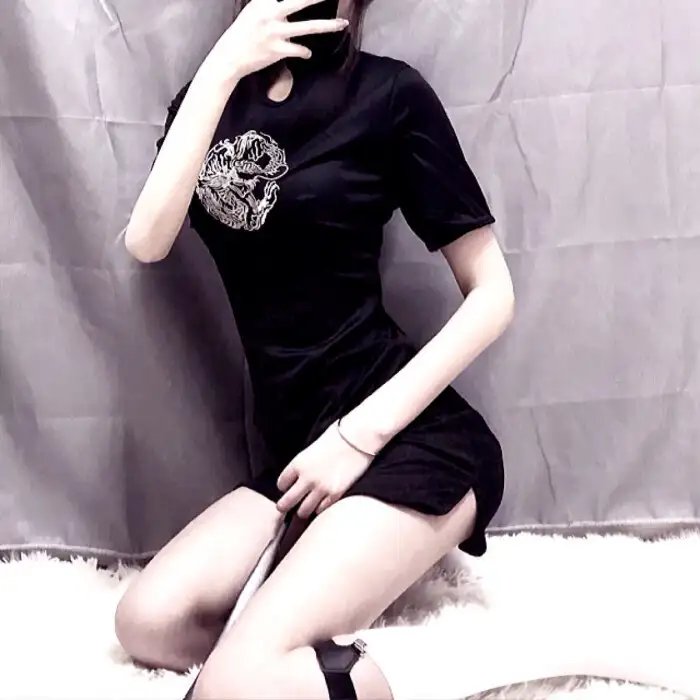 屋中美人